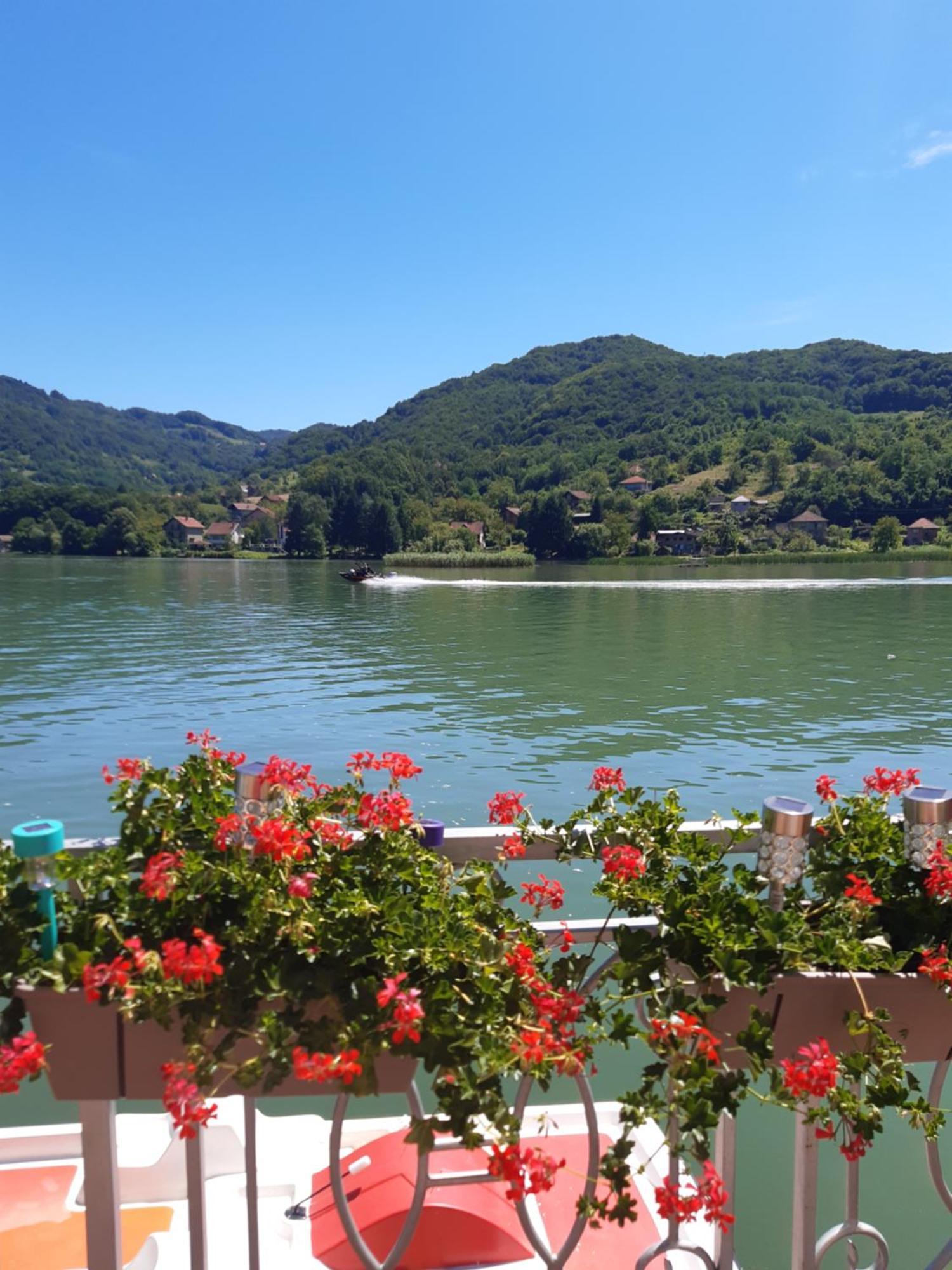 Vila Oaza - Zvornicko Jezero Zvornik Exterior photo